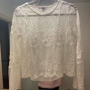 White lace long sleeve shirt